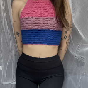 Horgolt crop top pamut és akril keverékéből  fűzős hátmegoldással, egyedi kézműves darab - Meska.hu