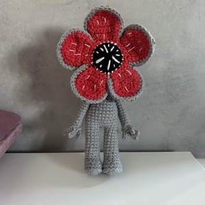Kézműves Horgolt Demogorgon Figura � Stranger Things Inspired, 17 cm, Nyitható Virág, Handmade, Játék & Sport, Plüssállat & Játékfigura, Más figura, Horgolás, MESKA