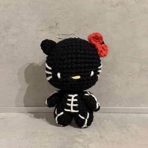 � Horgolt Csontváz Hello Kitty � Halloween / Gót Kollekció � - játék & sport - plüssállat & játékfigura - cica - Meska.hu