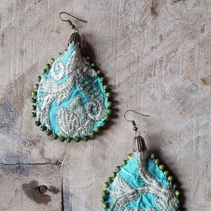 Lagúna - türkiz/bézs hímzett fülbevaló - Meska.hu