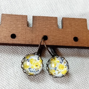 Sárgarózsa üveglencsés fülbevaló - ékszer - fülbevaló - lógós kerek fülbevaló - Meska.hu