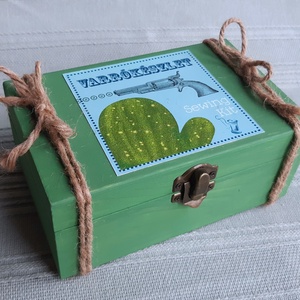 'Vadnyugati Cowboy Kaland' varrókészlet, kék-zöld-barna varródoboz, kreatív szett fadobozban, kaktusz, western - játék & sport - készségfejlesztő és logikai játék - oktató játékok - Meska.hu
