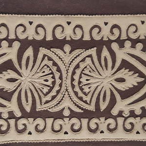 Szűrrátétes technikával készült kisterítő - otthon & életmód - dekoráció - asztal és polc dekoráció - asztaldísz - Meska.hu