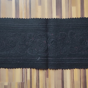 Szűrrátétes technikával készült asztali futó - otthon & életmód - dekoráció - asztal és polc dekoráció - asztaldísz - Meska.hu