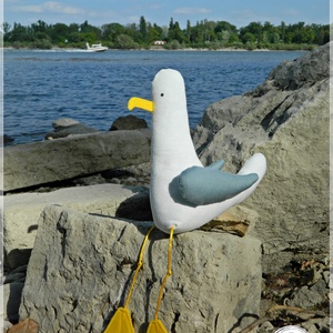  Láblógató SIRÁLY szürke szárnnyal- 22 cm magas - Meska.hu