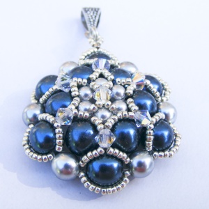 Sötétkék és ezüst színű medál - ékszer - nyaklánc - medál - Meska.hu