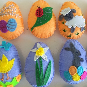 Húsvéti tojások filcből - ünnepi díszek, dekorációk - húsvéti díszek és dekorációk - húsvéti tojástartó - Meska.hu
