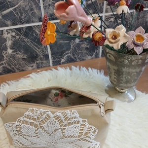 Antik csipkével díszített neszeszer - táska & tok - neszesszer - Meska.hu