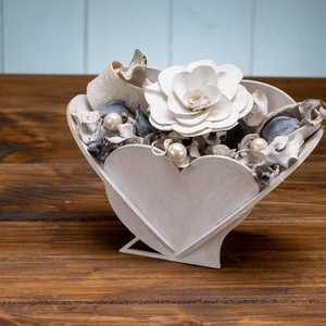 Fehér kis asztaldísz - szív formájú , száraz virággal/terméssel, Otthon & Lakás, Dekoráció, Asztal és polc dekoráció, Asztaldísz, Mindenmás, MESKA