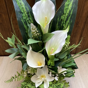 Krémfehér kála művirág kompozíció kaspóban  elegáns zöld-fehér lakásdekoráció (45 cm magas) - otthon & életmód - dekoráció - asztal és polc dekoráció - asztaldísz - Meska.hu