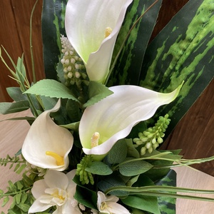 Krémfehér kála művirág kompozíció kaspóban  elegáns zöld-fehér lakásdekoráció (45 cm magas) - otthon & életmód - dekoráció - asztal és polc dekoráció - asztaldísz - Meska.hu
