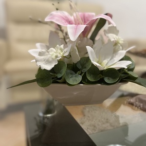 Elegáns rózsaszín-fehér liliom virágdísz  25 cm magas asztali kompozíció - otthon & életmód - dekoráció - asztal és polc dekoráció - asztaldísz - Meska.hu