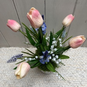 Tavaszi tulipános asztaldísz - otthon & életmód - dekoráció - asztal és polc dekoráció - asztaldísz - Meska.hu