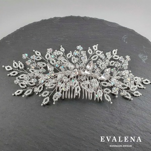 Menyasszonyi fejdísz gyöngy levelekkel - esküvő - hajdísz - fésűs hajdísz - Meska.hu