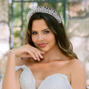 Pasztell rózsaszín kristálygyöngyös fejdísz, Esküvő, Hajdísz, Hajpánt, Ékszerkészítés, Gyöngyfűzés, gyöngyhímzés, MESKA