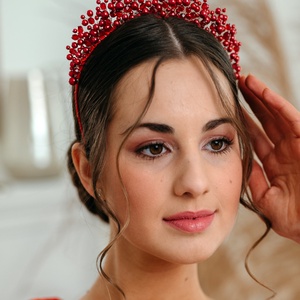 Piros gyöngyös menyecske fejdísz, Esküvő, Hajdísz, Hajpánt, Ékszerkészítés, Gyöngyfűzés, gyöngyhímzés, MESKA