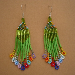 Tavaszi virágos gyöngy lógós, hosszú fülbevaló, ajándék - ékszer - fülbevaló - lógó fülbevaló - Meska.hu