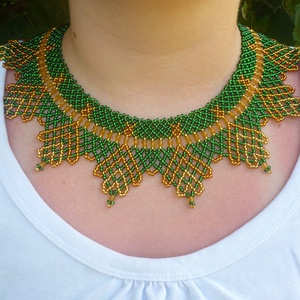 zöld-arany ukrán leveles gyöngygallér, gyöngynyaklánc. - ékszer - nyaklánc - nyakpánt, gallér - Meska.hu