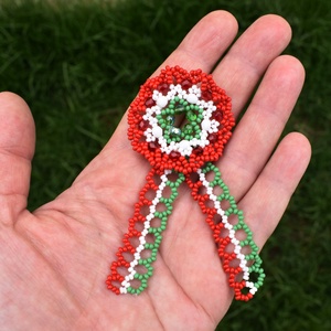 Nemzeti színű gyöngy kokárda, Március 15. - Meska.hu