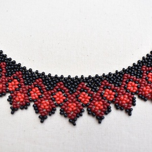 Zsűrizett! Fekete-piros népi gyöngygallér, gyöngynyaklánc, tászli, gyöngyékszer - ékszer - nyaklánc - nyakpánt, gallér - Meska.hu
