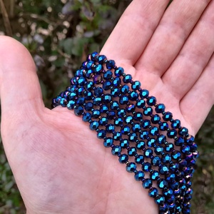  Hétsoros éjkék, színjátszó csiszolt gyöngy kaláris  - ékszer - nyaklánc - gyöngyös nyaklánc - Meska.hu