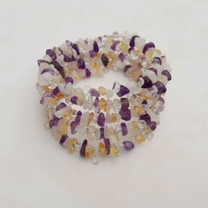 Négyféle ásványchipsből készült memória karkötő, ásvány karkötő, Ékszer, Karkötő, Gyöngyös karkötő, Gyöngyfűzés, gyöngyhímzés, Négyféle ásványcipsből készült memőria karkötő: 
Hegyikristály, rózsakvarc, citrin és ametiszt.
Öts..., MESKA