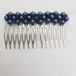 Gyöngyös fésű többféle színben, Ruha & Divat, Hajdísz & Hajcsat, Hajcsat & Hajtű, Gyöngyfűzés, gyöngyhímzés, MESKA