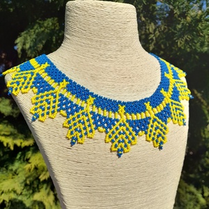 Kék- sárga ukrán gyöngygallér - ékszer - nyaklánc - gyöngyös nyaklánc - Meska.hu