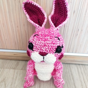 Rózsaszínű nyuszilány - Meska.hu