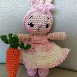 Nyuszika répával, Játék & Sport, Plüssállat & Játékfigura, Nyuszi, Baba-és bábkészítés, Horgolás, MESKA