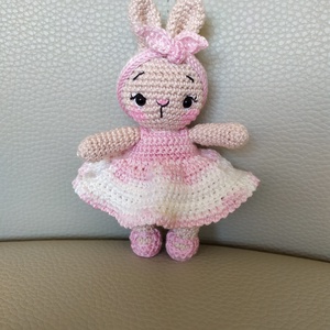 Nyuszika répával - játék & sport - plüssállat & játékfigura - nyuszi - Meska.hu