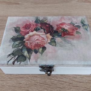 Rózsás doboz, Esküvő, Emlék & Ajándék, Doboz, Decoupage, transzfer és szalvétatechnika, MESKA