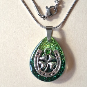 Újévi szerencsehozó - medál - Meska.hu