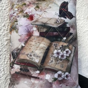 Különleges könyves-virágos mintás könyvtok vízálló anyagból, Könyv & Zene, Könyvtok, Varrás, MESKA