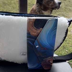 Szőrmés félhold alakú táska - nagyobb méret - táska & tok - kézitáska & válltáska - vállon átvethető táska - Meska.hu