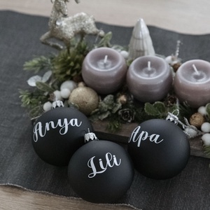 Karácsonyfa gömb egyedi felirattal matt fekete - Meska.hu