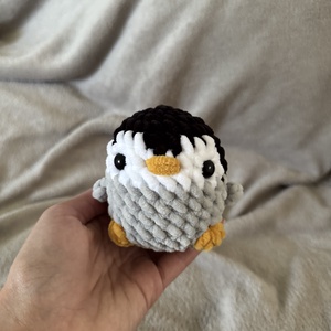 Mini pingvin , Játék & Sport, Plüssállat & Játékfigura, Pingvin, Hímzés, Horgolás, Kézzel horgolt, pici és nagyon aranyos pingvin plüss. ??

Ez a gömbölyű kis cukiság fekete-fehér-sz..., MESKA