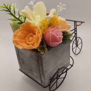 Szappanvirágok biciklin 2 - otthon & életmód - dekoráció - virágdísz és tartó - csokor & virágdísz - Meska.hu