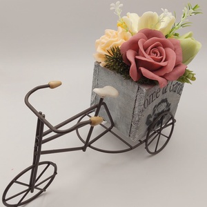 Szappanvirágok biciklin 2 - otthon & életmód - dekoráció - virágdísz és tartó - csokor & virágdísz - Meska.hu