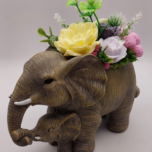 Elefántcsalád szappanvirágokkal - Meska.hu