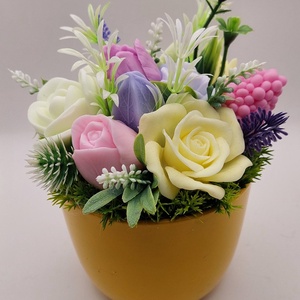 Tavaszias szappanvirágok sárga kaspóban - Meska.hu