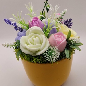 Tavaszias szappanvirágok sárga kaspóban -  - Meska.hu