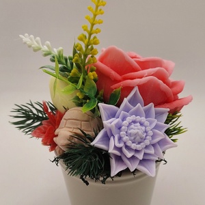 Kerámia kaspó virágokkal és teknőssel - otthon & életmód - virágdekoráció - virágdíszek - asztali virágdísz - Meska.hu
