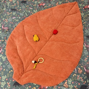 Narancssárga levélszőnyeg - Meska.hu