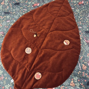 Barnás levélszőnyeg - Meska.hu