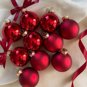 FÉNYES BORDÓ - Egyedi feliratú karácsonyi üveggömb - karácsony - karácsonyi lakásdekoráció - karácsonyfadíszek - Meska.hu