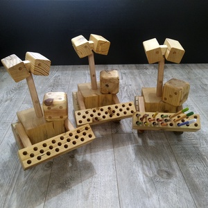 Wood-E, a ceruzatartó, tolltartó Robot ajándék dobókockával :) - otthon & életmód - papír, írószer - tolltartó & ceruzatekercs - Meska.hu