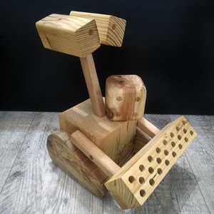 Wood-E, a ceruzatartó, tolltartó Robot ajándék dobókockával :), Otthon & Életmód, Papír írószer, Tolltartó & Ceruzatekercs, Famegmunkálás, Újrahasznosított alapanyagból készült termékek, MESKA