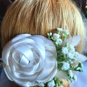 Rózsa rezgővel hajdísz - esküvő - hajdísz - kontydísz & hajdísz - Meska.hu