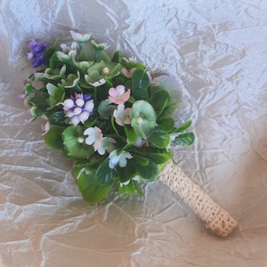 Ezervirág greenery stílusú hajdísz kitűzővel - esküvő - hajdísz - fejkoszorú - Meska.hu